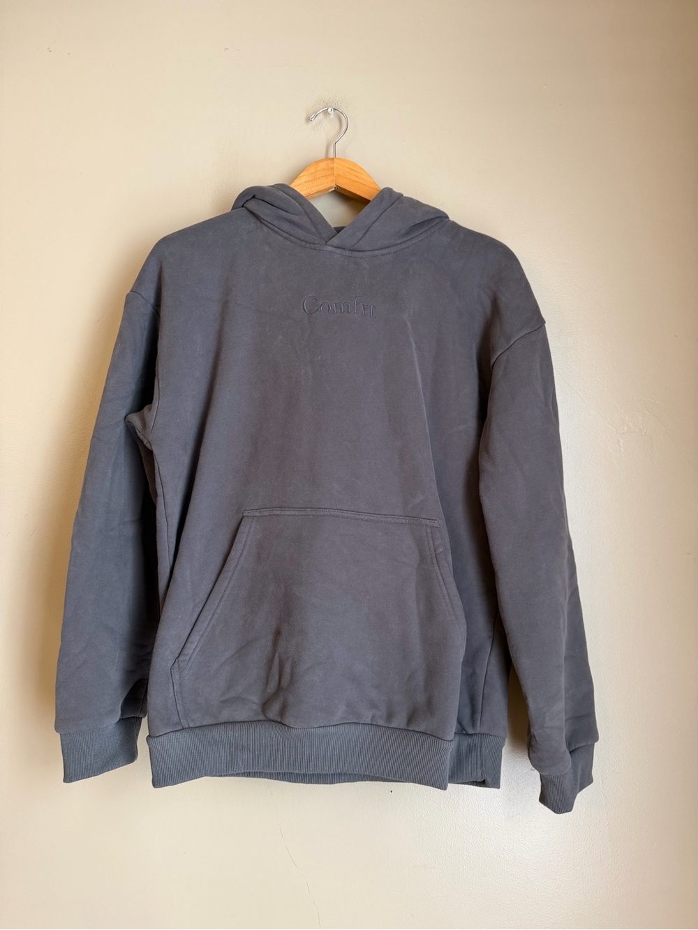 Comfrt Hoodie Mens Medium Gray Oversized Pullover Graphic Sweatshirt Loungewear